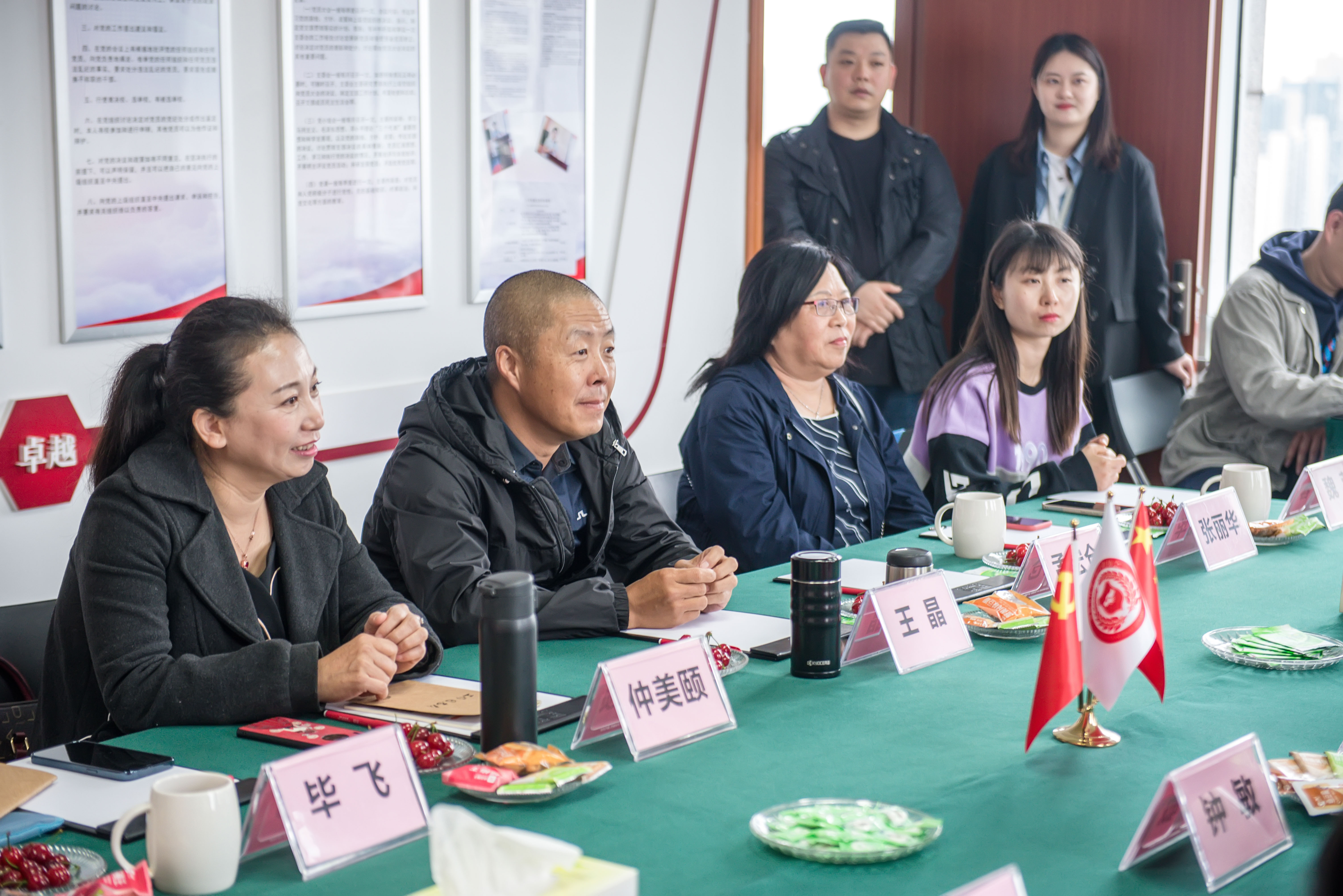 景天财务集团董事长王晶携高管到访汇成！